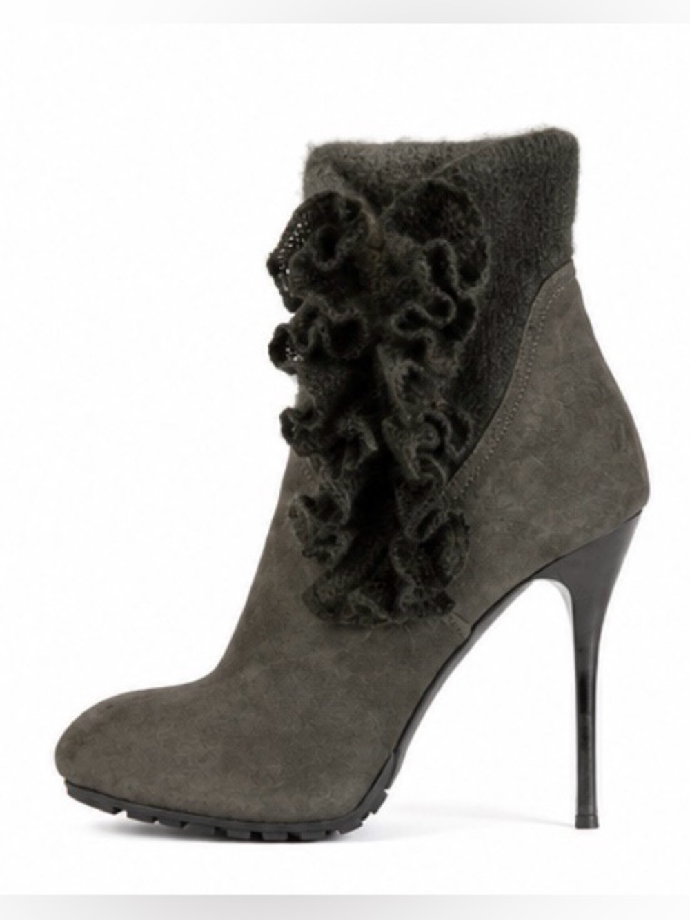 VERO Cuoio Italian Grey Suede Ruffle Stiletto Ankle Boot. Size 7.5